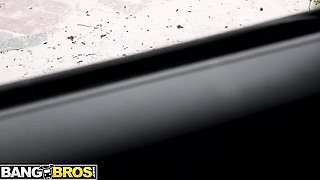 Fetching Victoria Liu and Big Dick Nick at blowjob movie