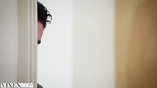 Inveigling Charles Dera and Ashlee Mae at blowjob clip
