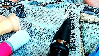 Close up MILF masturbation