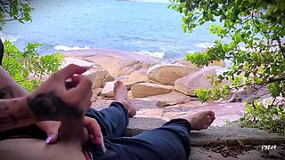 Beach Handjob Surprise Cumshot - Amateur Couple Outdoor Sex