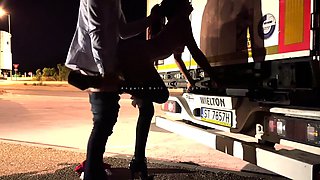 Outdoor sex in POV with a brunette amateur hottie fucked