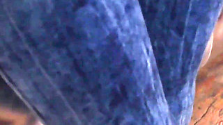 Pee Report of Superstar, Skinny Top Babe