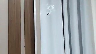 Amigo Do Meu Entiado Escondido No Guarda Roupa a Madrasta Ensinou O Inocente a Trepar