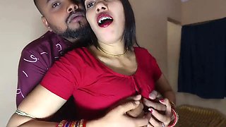 DESI TAMIL MALLU AUNTY HOT ROMANCE WITH KISSING AND SAREE BLOUSE BRA REMOVE BY RAHUL