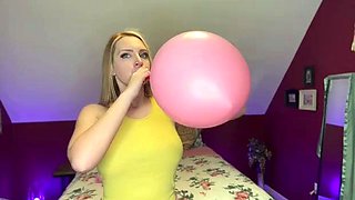 Amateur Webcam Chick Masturbates On Webcam More at