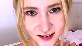 Amateur Webcam Cute Teen Plays Solo with Big Dildo