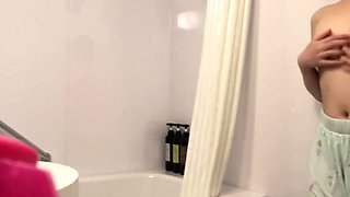Amateur young teen solo masturbation on her livingroom