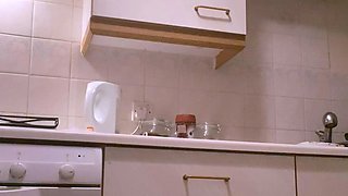 Big boob brunette masturbates on webcam