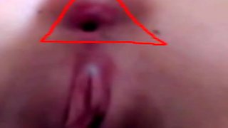 Se masturba insistentemente al reves su clitoris