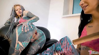 Alternative Teen Gets Anal Fucked and Has Orgasm on Big Toys