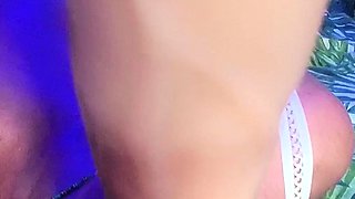 Close up amateur beauty uses her toy to masturbates