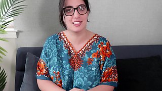 Horny Arabian Woman at EID Catches You Looking