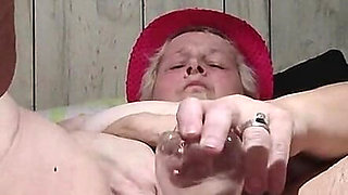 Kinky Slut Gets Bottle Fucked