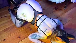 Blonde amateur gives webcam show with toys