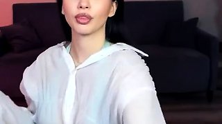 Love Chat Big Boobs Brunette Masturbating For Cam