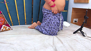 Hotwife videocall sex- pati ke dost se chudvaya, client demand pussy fucking show, big ass wife hardfuck in HINDI AUDIO.