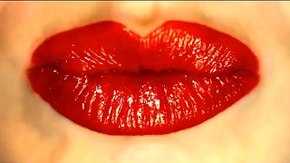 COUGAR India Summer Nailing In The Guest room With Her Chocolate-colored Eyes