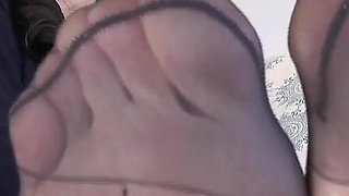 Sniffing Sweet-smelling Feet, Lady Victoria Valente