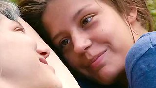 Film Blue Is The Warmest Color hot scenes: Bongacams, Lesbian  Brasil Porn