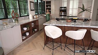 Stupefying Clara Trinity at pawg scene