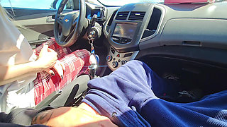 Traveling with My Girlfriend I Couldn't Resist the Urge: Luxury Handjob and Blowjob on the Side of the Road