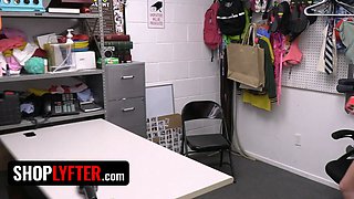 Corrupted loss prevention officer has no grace for shoplifting teen - shoplyfter
