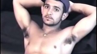 2 Straight Boys Beat Off