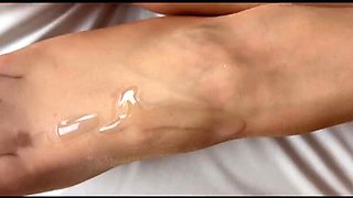 Mrs Mature Feet gets foot massage with special cream and cum on feet