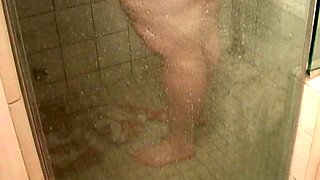 amateur alessia mon flashing ass on live webcam