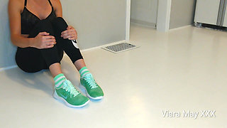 GF Cheats, Makes You Lick Shoes Suck BBC