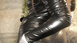 Full Latex Dildo Beads & Orgasm