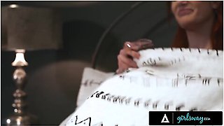 Spooked Scarlet Skies & Pals Vanessa Sky, Coco Lovelock Hang With Stepmom Siri Dahl