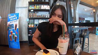 Thai temptress offers raw hotel mouth and hand pleasure