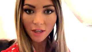 Amateur flashes her big boobs and ripped with the cab driver