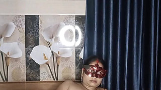 desi bhabi apnye pucy m dildo daltye huy kitna romance kr rhi hai