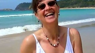 Sunbathing MILF Amateur Video