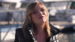 100% between women: Amanda dominates the delicious Candie... - Jacquie et Michel TV