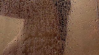 Close up MILF masturbation