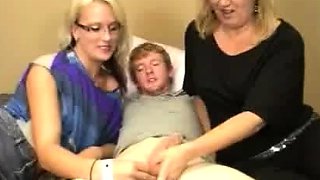 Milf Roberta catches daughter JC Simpson and decides to