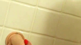 Miss Gina George - Sploshing in the bath