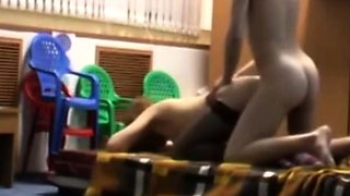 Maman francaise baise au travail en levrette - Amateur