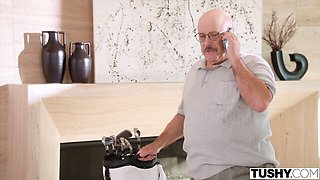 Sawyer Cassidy and Parker Ambrose's pornstar action by Tushy