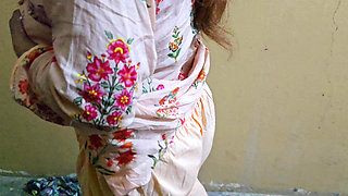 Pakistani Horny House Maid