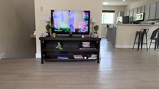 The horny stepsister really wants the cum of her stepbro during the stay