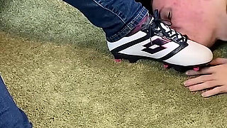 His Fucking Face and Tongue Is Cleaning Her Soccer Shoes! - Dave Moon - Jennifer - Bbusting licking