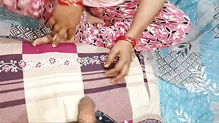 Indian Chubby Bhabhi Sucked the Dick and Got Her Pussy Filled with Cream