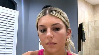 Amateur Webcam Cute Teen Plays Solo with Big Dildo