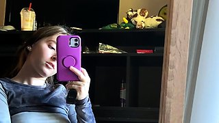 Amateur webcam babe dildo masturbation