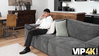 Well-proportioned queen at czech clip