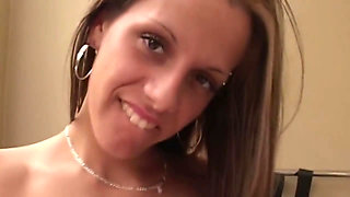 Amateur Babe Sucks Cock Gets Messy Facial